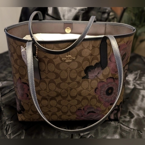 COACH City Tote in Signature Canvas with KAFFE FASSETT Print - NWT! - Picture 3 of 9